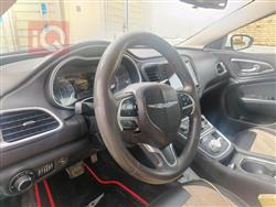 کرایسلەر 200